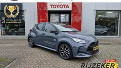 Grijs Gebruikt 2025 Toyota Yaris Hybrid Sport Hatchback | € 36.900 (Eerlijke prijs)
