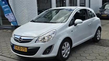 Wit Gebruikt 2013 Opel Corsa Edition Hatchback | € 2.499 (Eerlijke prijs)