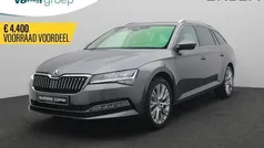 Grijs, metallic lak Nieuw 2024 Skoda Superb Business Line Stationwagen | € 39.990 (Goede deal)