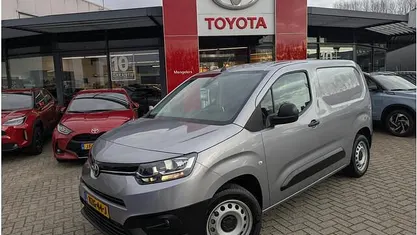 Gebruikt 2023 Toyota Proace City City MPV | € 23.940 (Eerlijke prijs)