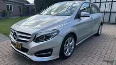 Grijs, metallic lak Gebruikt 2018 Mercedes B200 Prestige MPV | € 19.995 (Eerlijke prijs)