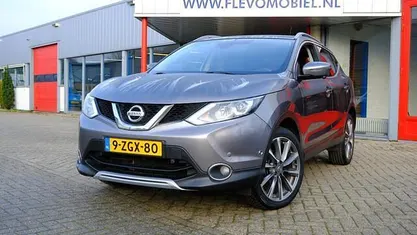 Grijs Gebruikt 2015 Nissan Qashqai Tekna SUV | € 9.950 (Goede deal)