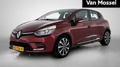 Rood Gebruikt 2017 Renault Clio IV Zen Hatchback | € 9.940 (Eerlijke prijs)