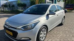 Grijs Gebruikt 2016 Hyundai i20 Hatchback | € 5.950 (Eerlijke prijs)