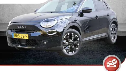 Zwart Occasion 2025 Fiat 600 La Prima SUV | € 27.600 (Eerlijke prijs)