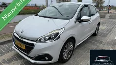Wit Gebruikt 2016 Peugeot 208 Allure Hatchback | € 5.500 (Super prijs)