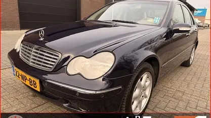 Blauw Gebruikt 2004 Mercedes C180 Elegance Sedan | € 3.750 (Eerlijke prijs)