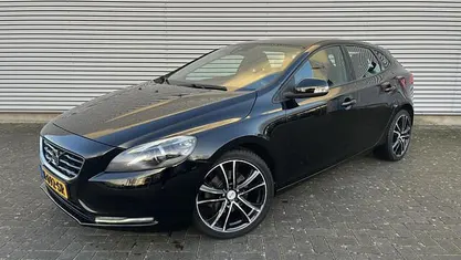 Gebruikt 2014 Volvo V40 Hatchback | € 8.935 (Eerlijke prijs)