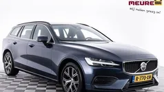 Blauw Gebruikt 2022 Volvo V60 Core Stationwagen | € 31.790 (Super prijs)
