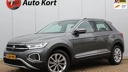 Grijs Gebruikt 2022 VW T-Roc R-line SUV | € 25.950 (Goede deal)