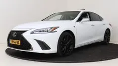 Gebruikt 2023 Lexus ES300H Sport Design Packet Sedan | € 45.945 (Goede deal)