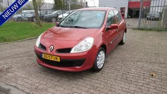 Rood Gebruikt 2006 Renault Clio II Expression Hatchback | € 2.750 (Eerlijke prijs)