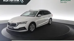 Wit Gebruikt 2023 Skoda Octavia Ambition Stationwagen | € 23.950 (Eerlijke prijs)