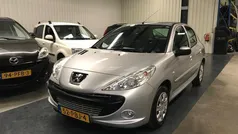 Grijs Gebruikt 2011 Peugeot 206+ Hatchback | € 4.450 (Eerlijke prijs)