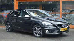 Zwart Gebruikt 2015 Volvo V40 R-Design Stationwagen | € 13.450 (Eerlijke prijs)