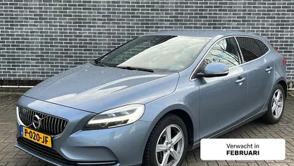 Blauw Occasion 2022 Volvo V40 Hatchback | € 16.894 (Super prijs)