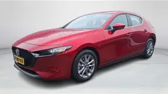 Soul red crystal metallic (rood metallic) Gebruikt 2021 Mazda 3 Comfort Hatchback | € 24.440 (Eerlijke prijs)