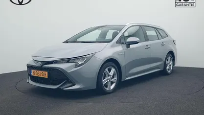 Grijs Gebruikt 2021 Toyota Corolla Active Stationwagen | € 23.980 (Eerlijke prijs)