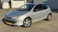 Grijs Gebruikt 2004 Peugeot 206 Quiksilver Hatchback | € 1.495 (Eerlijke prijs)