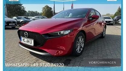Rood Gebruikt 2022 Mazda 3 Sedan | € 25.999 (Eerlijke prijs)