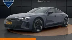Grijs, metallic lak Gebruikt 2022 Audi e-tron GT quattro Competition Sedan | € 59.850 (Super prijs)