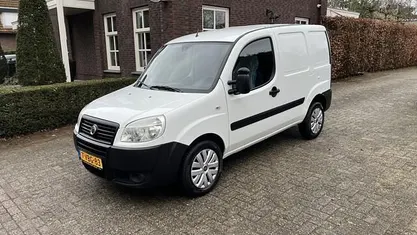 Occasion 2009 Fiat Doblò Comfort MPV | € 3.500 (Eerlijke prijs)