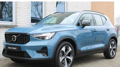 Blauw Occasion 2025 Volvo XC40 Plus SUV | € 43.950 (Eerlijke prijs)