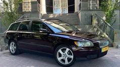 Rood, metallic lak Gebruikt 2005 Volvo V50 Stationwagen | € 1.945 (Eerlijke prijs)