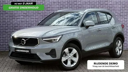Grijs Gebruikt 2025 Volvo XC40 Core SUV | € 38.899 (Eerlijke prijs)