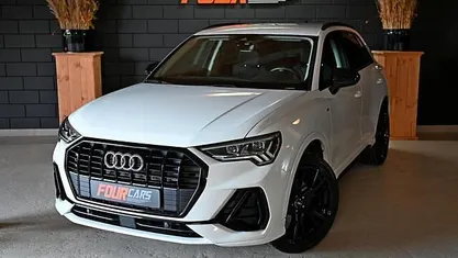 Wit (metallic) Gebruikt 2022 Audi Q3 Proline SUV | € 37.650 (Eerlijke prijs)