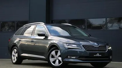 Grijs (metallic) Gebruikt 2015 Skoda Superb Business Line Stationwagen | € 11.949 (Eerlijke prijs)