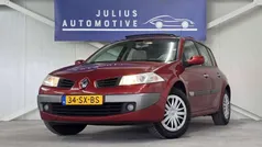 Rood Gebruikt 2006 Renault Mégane II Hatchback | € 3.343 (Eerlijke prijs)