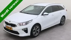 Wit, metallic lak Gebruikt 2020 Kia Ceed Sportswagon Stationwagen | € 19.900 (Eerlijke prijs)