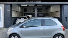Grijs, metallic lak Gebruikt 2006 Toyota Yaris Sol Hatchback | € 5.940 (Eerlijke prijs)