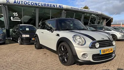 Wit Gebruikt 2011 Mini Cooper Hatchback | € 4.498 (Eerlijke prijs)
