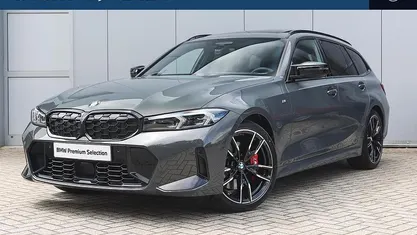 Grijs Gebruikt 2024 BMW M340 Comfort Edition Sedan | € 89.450 (Eerlijke prijs)