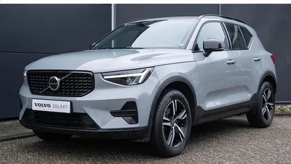 Grijs Occasion 2024 Volvo XC40 Plus SUV | € 39.750 (Eerlijke prijs)