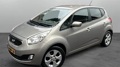 Grijs Gebruikt 2013 Kia Venga Hatchback | € 7.450 (Eerlijke prijs)