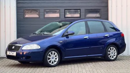 Blauw (metallic) Gebruikt 2007 Fiat Croma Dynamic Hatchback | € 1.350 (Eerlijke prijs)