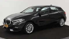 Zwart, metallic lak Gebruikt 2021 BMW 116 Basis Hatchback | € 18.900 (Eerlijke prijs)