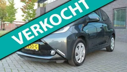 Occasion Toyota Aygo X-play 69 PK (50 kW) 2017 Grijs Hatchback