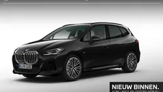 Zwart Gebruikt 2024 BMW 225 Active Tourer M Sport MPV | € 42.995 (Eerlijke prijs)