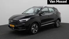 Zwart, metallic lak Gebruikt 2023 MG ZS Luxury Sedan | € 19.888 (Goede deal)