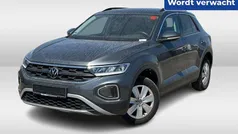 Grijs, metallic lak Gebruikt 2022 VW T-Roc Life SUV | € 23.950 (Eerlijke prijs)