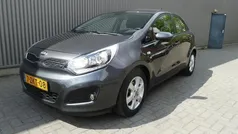 Grijs Gebruikt 2015 Kia Rio Hatchback | € 7.750 (Eerlijke prijs)