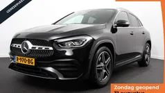 Zwart Gebruikt 2020 Mercedes GLA200 AMG line SUV | € 33.790 (Eerlijke prijs)