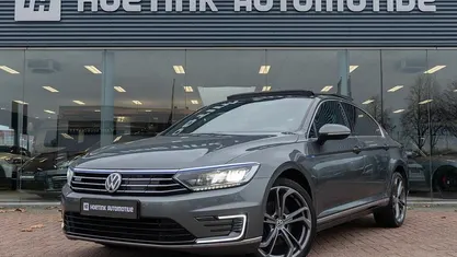 Grijs Occasion 2016 VW Passat GTE Sedan | € 11.440 (Eerlijke prijs)