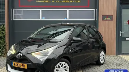 Zwart Gebruikt 2021 Toyota Aygo Hatchback | € 10.440 (Eerlijke prijs)