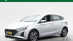 Grijs Gebruikt 2024 Hyundai i20 Comfort Hatchback | € 21.445 (Eerlijke prijs)