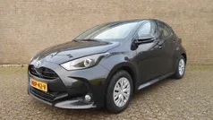 Zwart Gebruikt 2024 Toyota Yaris Hybrid Business Edition Hatchback | € 22.950 (Eerlijke prijs)